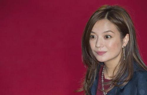 娱乐吃瓜女歌手,揭秘吃瓜女歌手的幕后故事